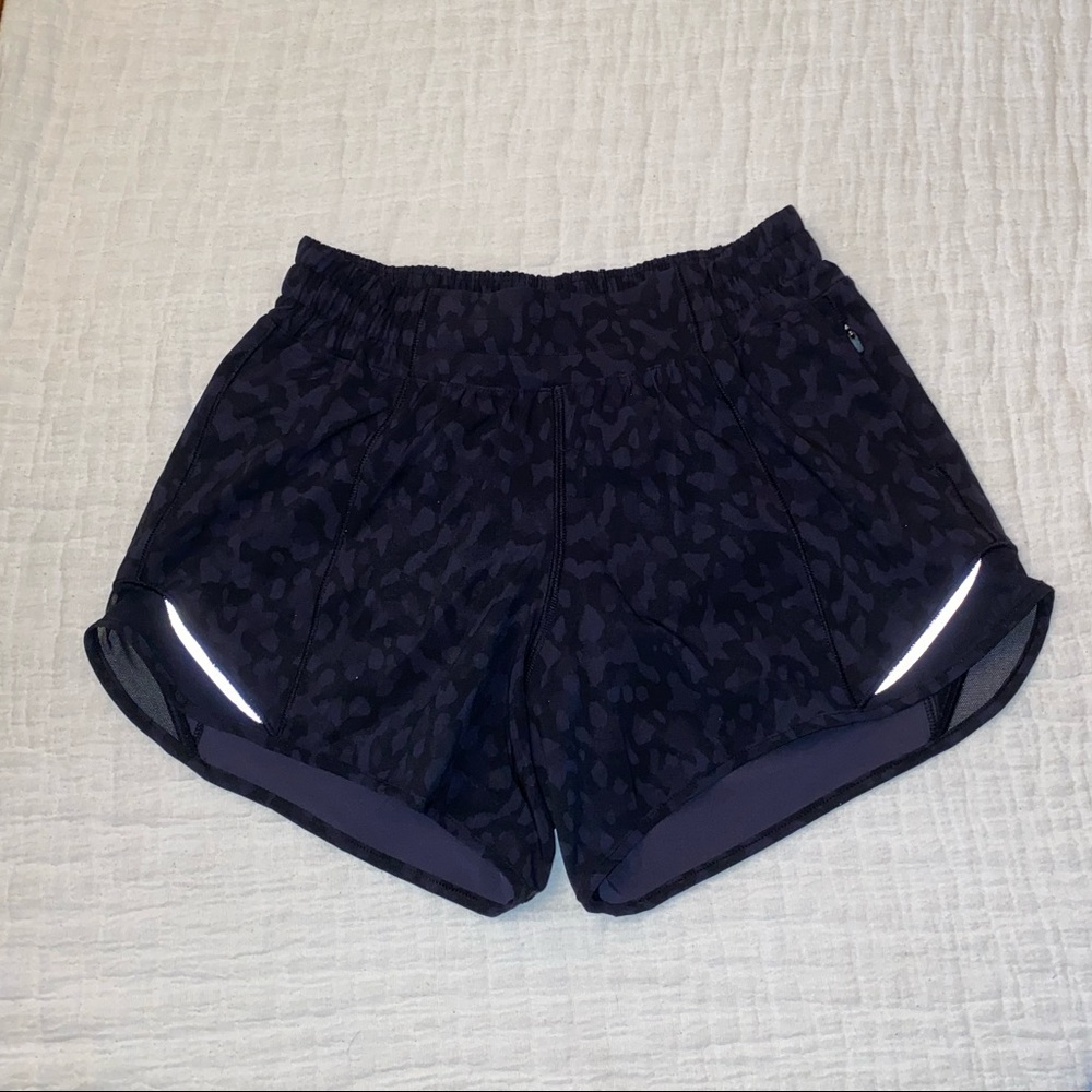Lululemon hotty hot II short long *4” size 4